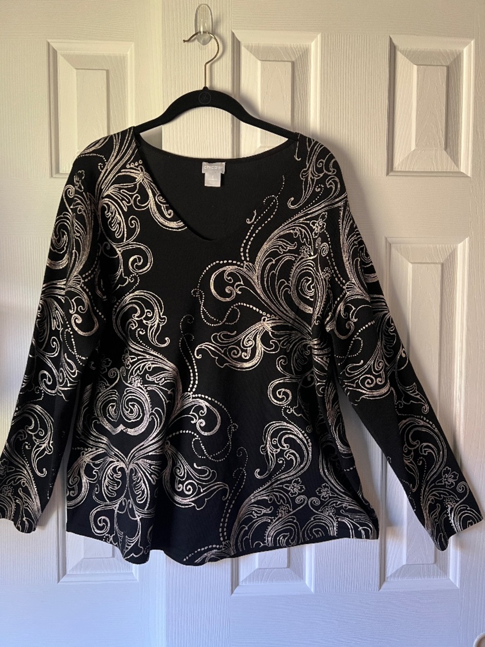 Chicos Pullover Lightweight Sweater Black w/ Gold Swirl Size 3 US XL V Neck